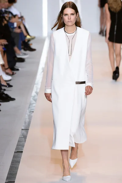 Look 14